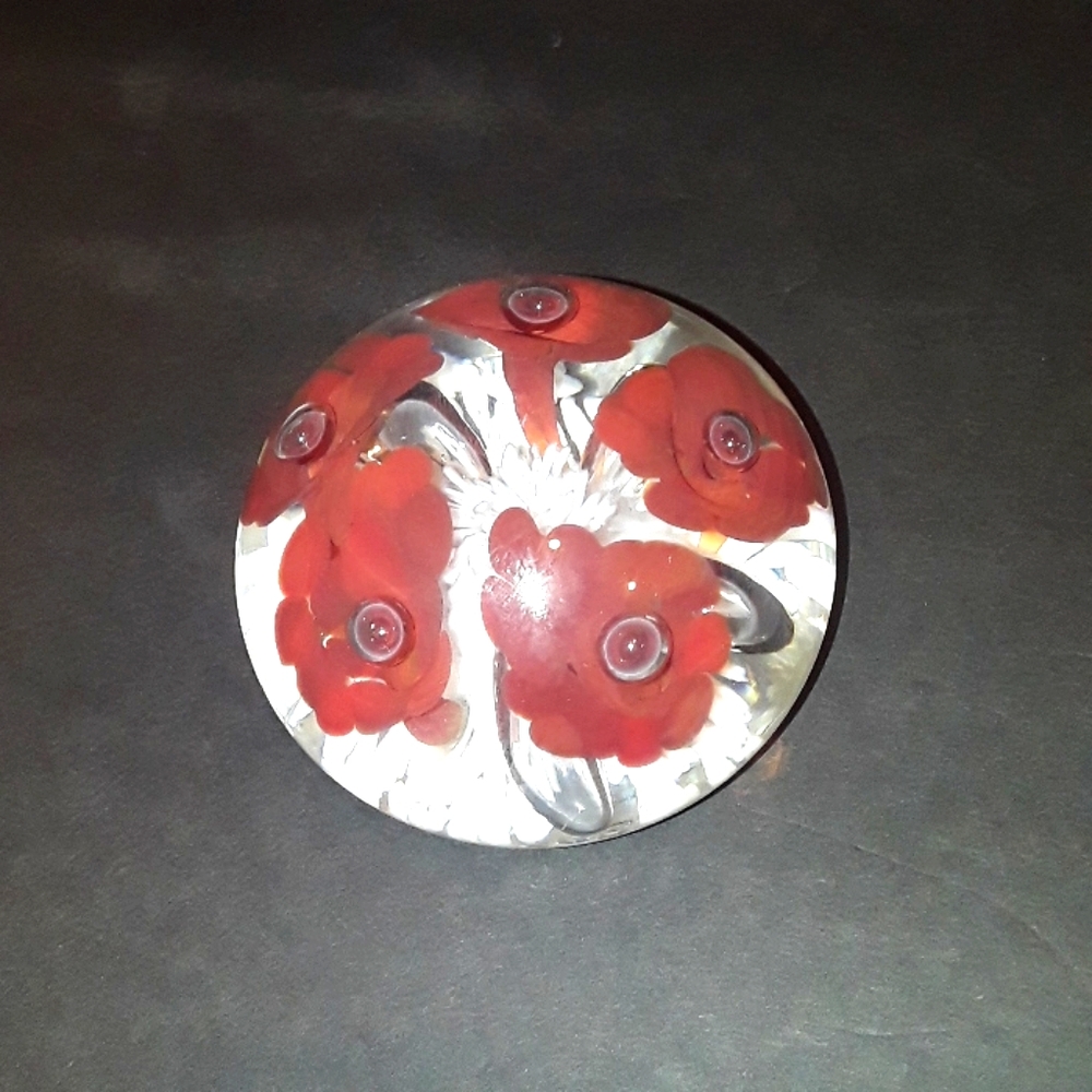 RARE 1992 JOE RICE RED WHITE FLOWER PAPERWEIGHT